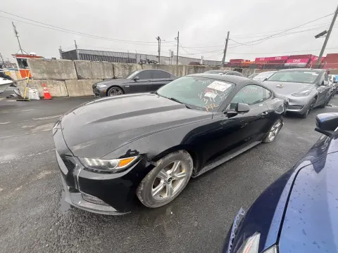 FORD MUSTANG